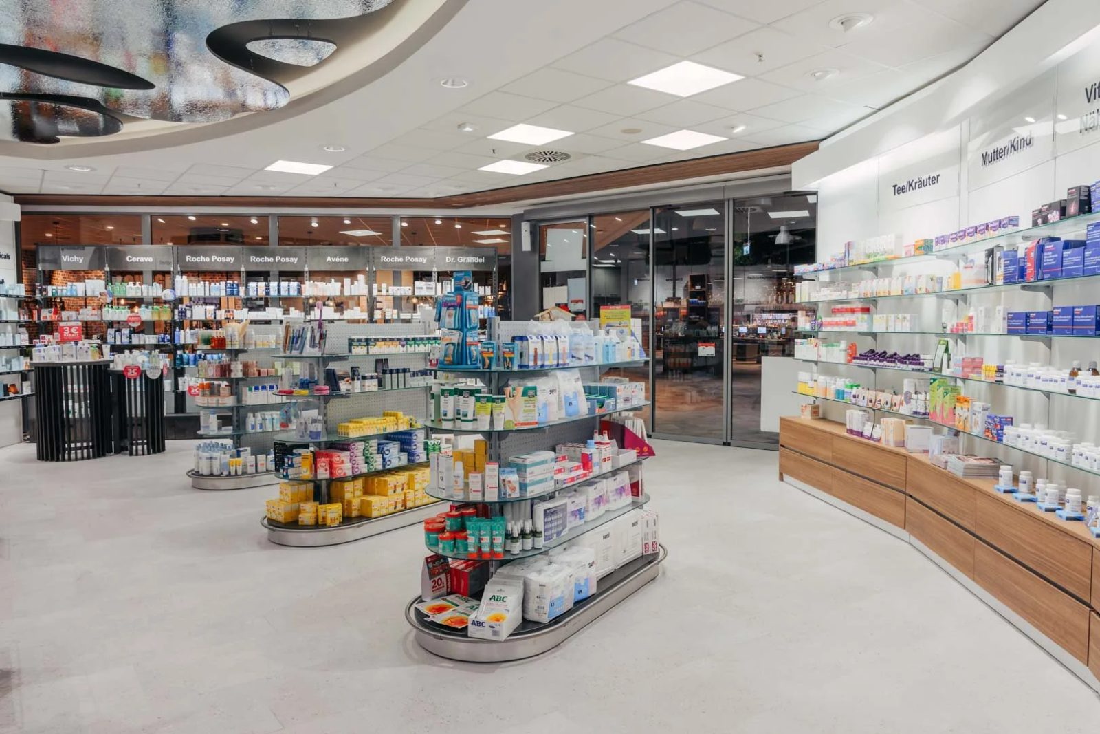 Pharmacy interior photography Pforzheim 11