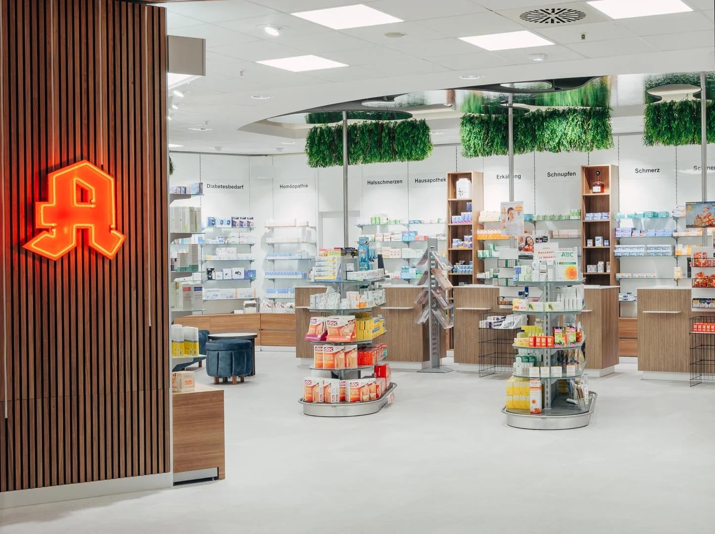 Pharmacy interior photography Pforzheim 12